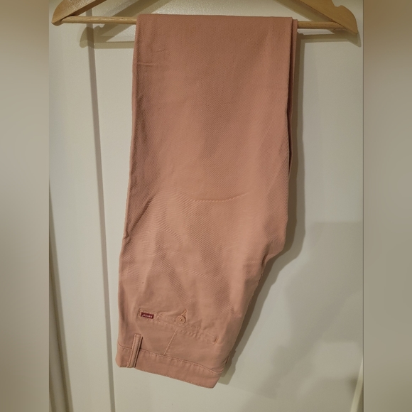 33x32 pink Levi's Standard Taper XX Chino - Picture 2 of 7